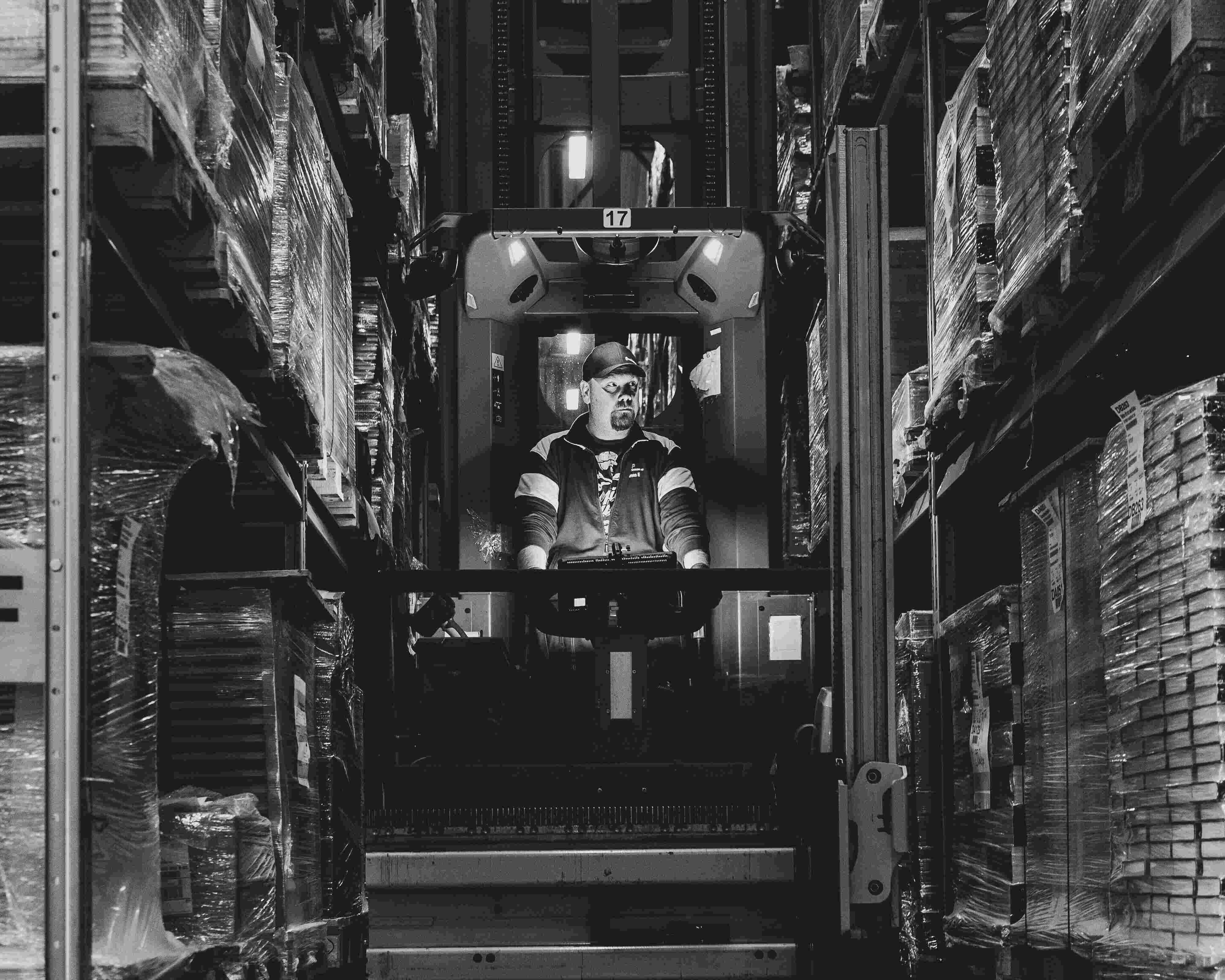 Gestione logistica e magazzino industriale presso Maver S.R.L.